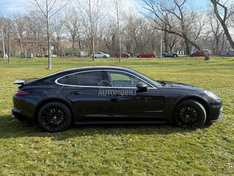 Porsche Panamera 4s