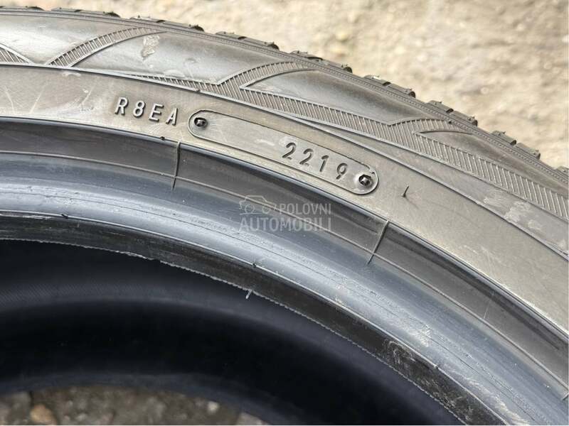 Falken 275/40 R20 Zimska