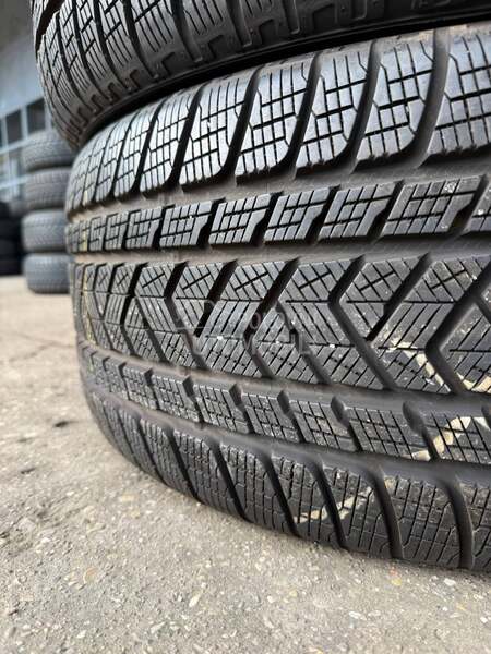 Pirelli 275/50 R20 Zimska