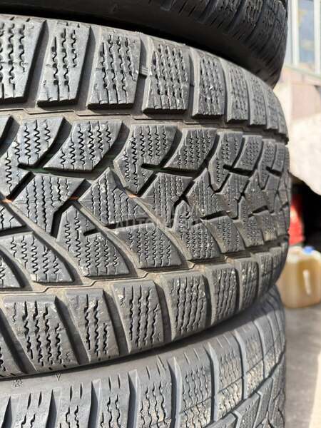 Dunlop 255/45 R20 Zimska