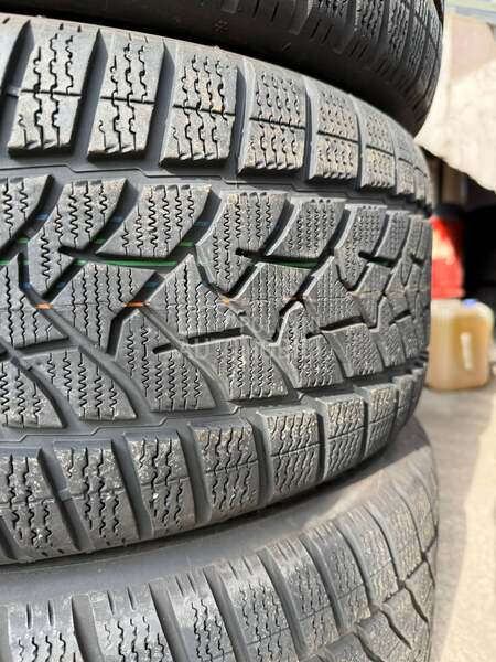 Dunlop 255/45 R20 Zimska