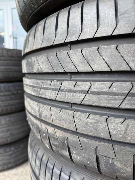 Pirelli 255/40 R19 Letnja