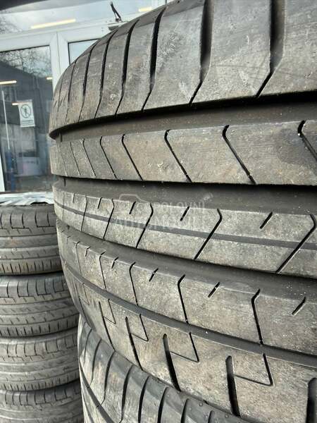 Pirelli 255/40 R19 Letnja