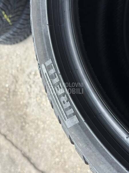 Pirelli 225/40 R19 Zimska
