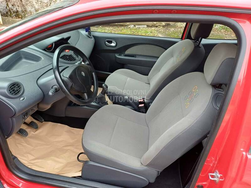 Renault Twingo 1.5 dCi CH INITIALE