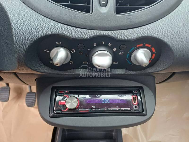 Renault Twingo 1.5 dCi CH INITIALE