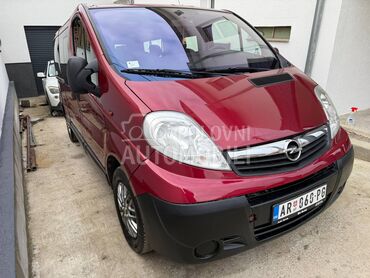 Opel Vivaro Putnički Long