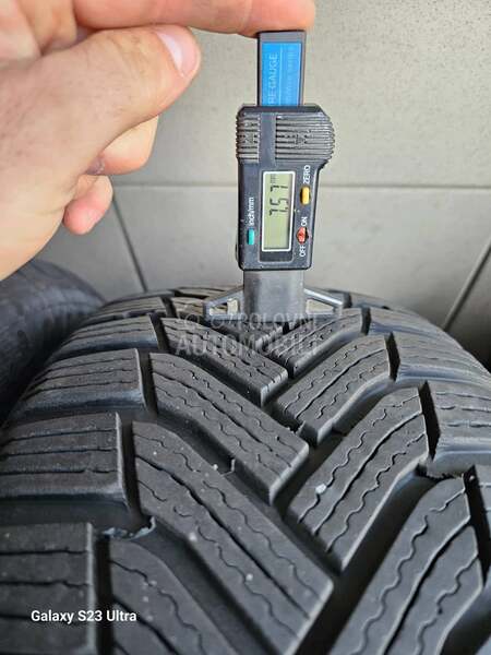 Michelin 215/55 R17 Zimska