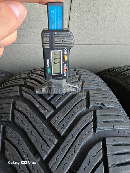 Michelin 215/55 R17 Zimska