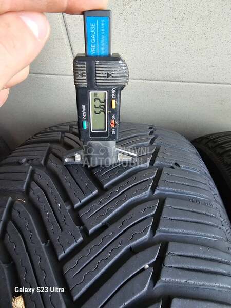 Michelin 215/55 R17 Zimska