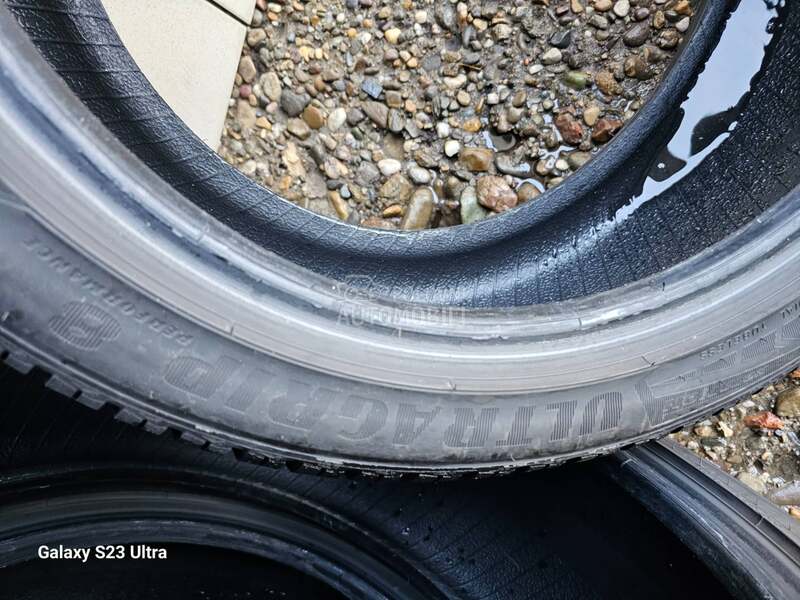 Goodyear 225/45 R17 Zimska