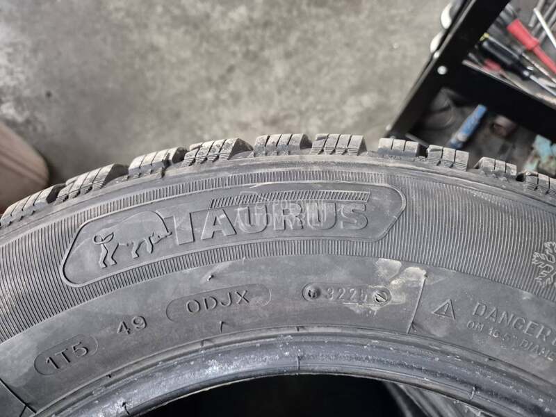 Taurus 215/60 R16 Zimska
