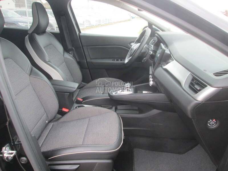 Renault Captur 1.6E-Tech Intens