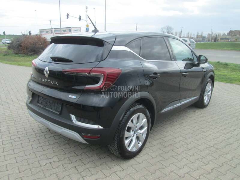 Renault Captur 1.6E-Tech Intens