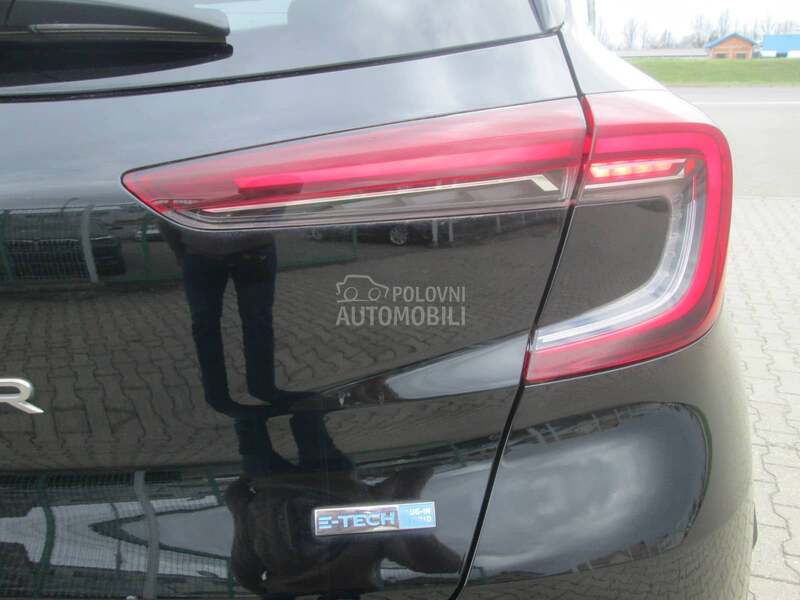 Renault Captur 1.6E-Tech Intens