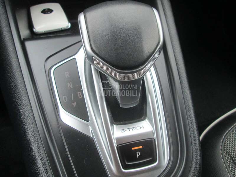 Renault Captur 1.6E-Tech Intens