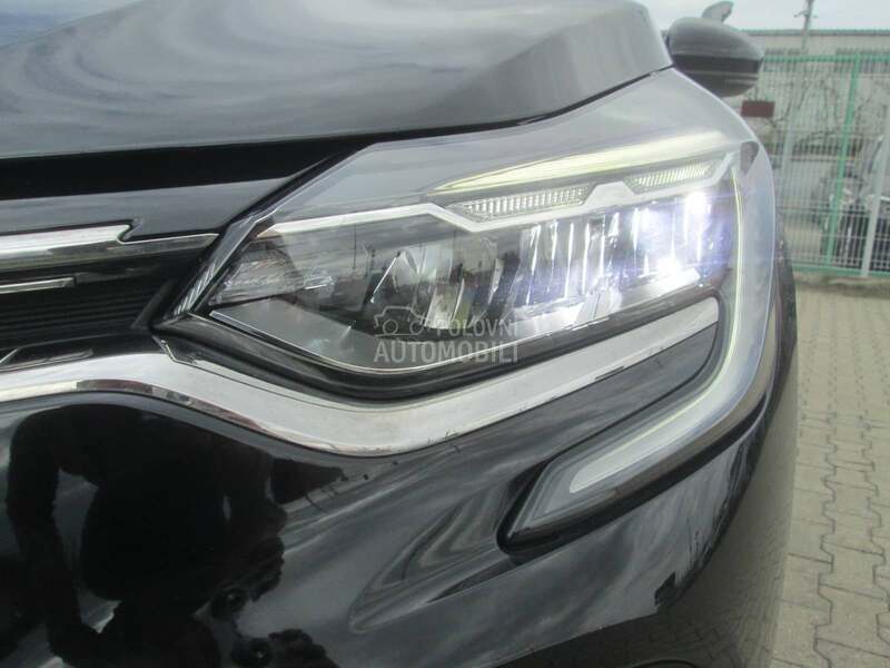 Renault Captur 1.6E-Tech Intens