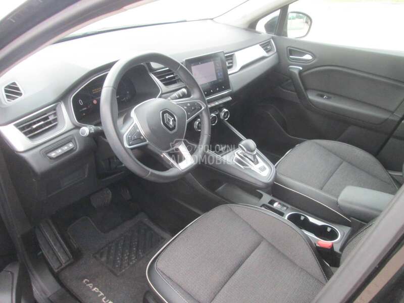 Renault Captur 1.6E-Tech Intens