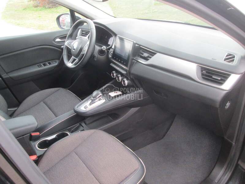 Renault Captur 1.6E-Tech Intens