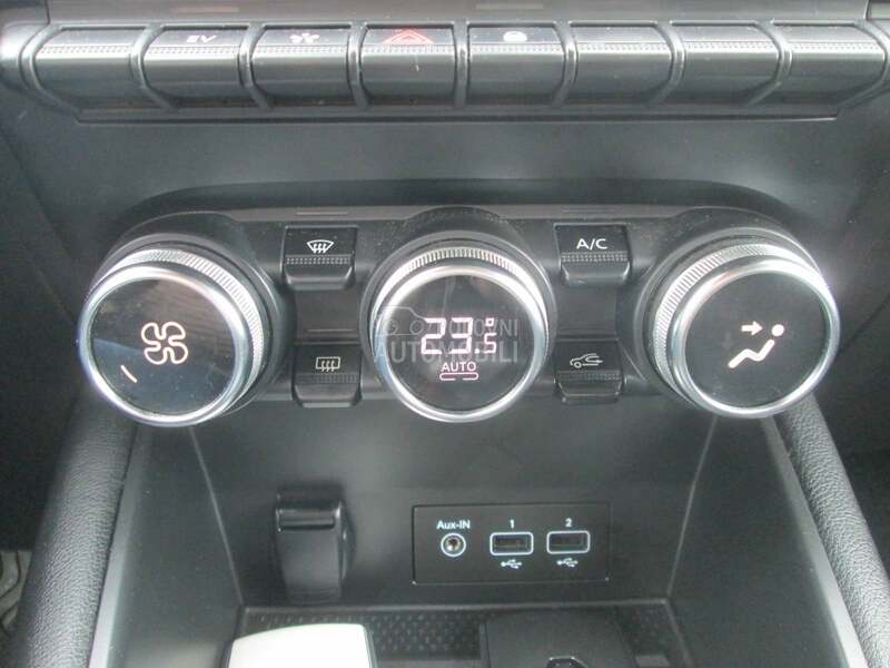 Renault Captur 1.6E-Tech Intens