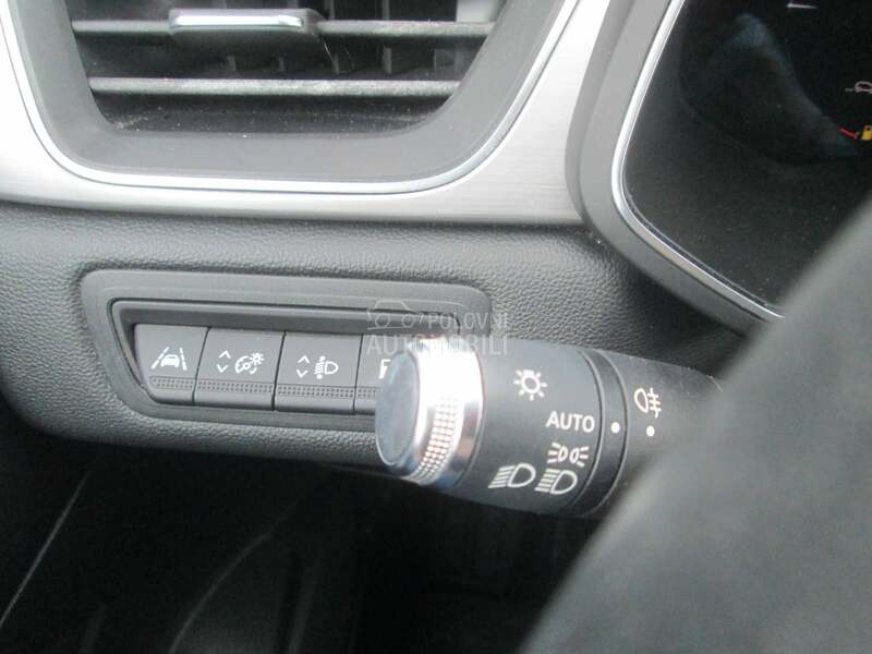 Renault Captur 1.6E-Tech Intens