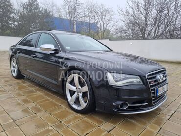 Audi S8 