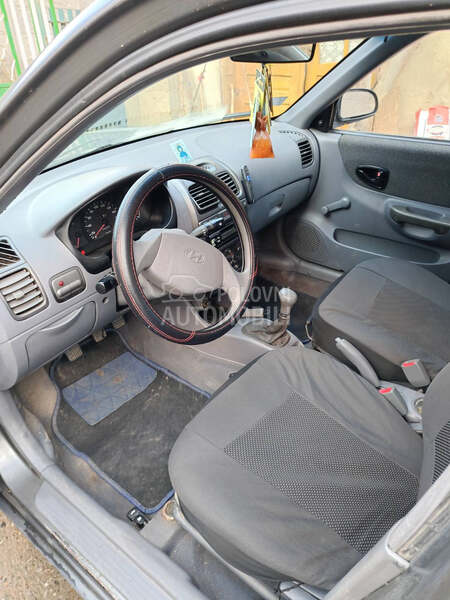 Hyundai Accent 