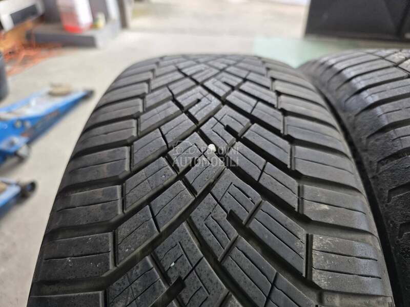 Continental 215/60 R17 Sve sezone
