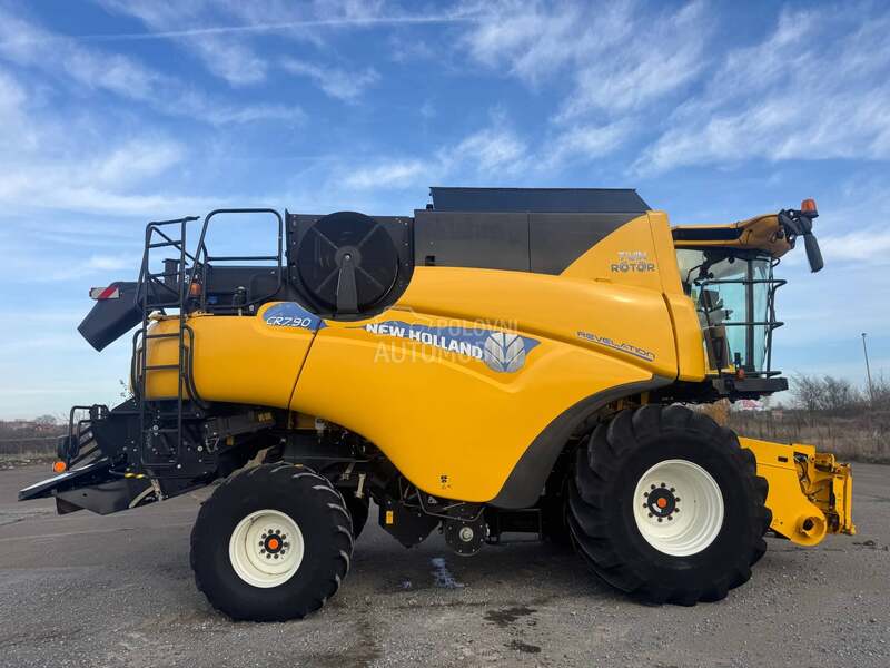New Holland CR 7.90
