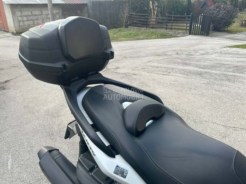Yamaha xmax400