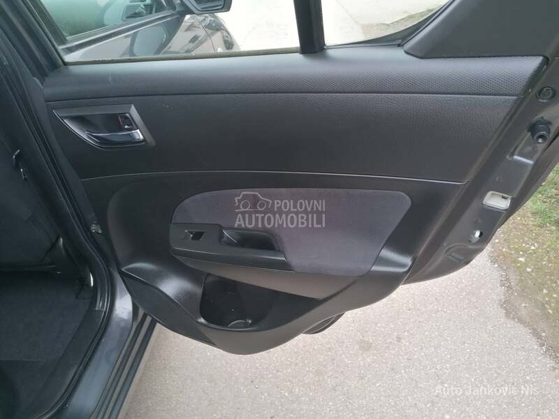 Suzuki Swift REZERVISAN