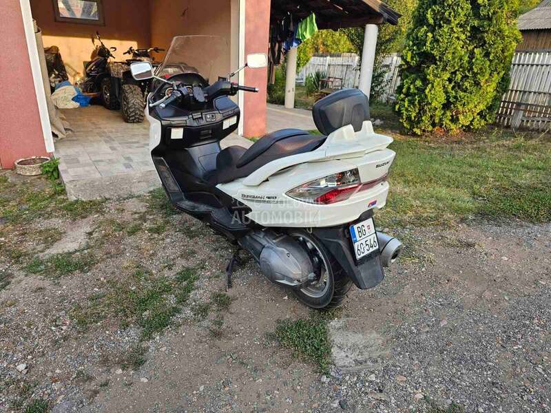 Suzuki Burgman 400