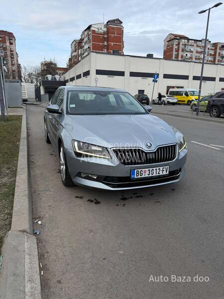Škoda Superb 