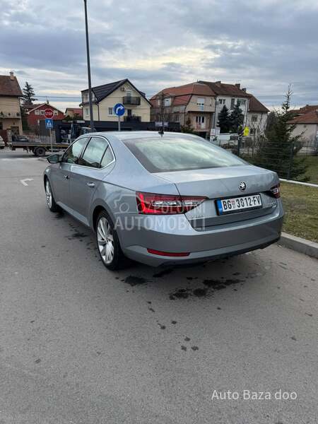 Škoda Superb 