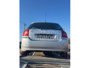 Toyota Corolla COR120 2003. god. -  kompletan auto u delovima