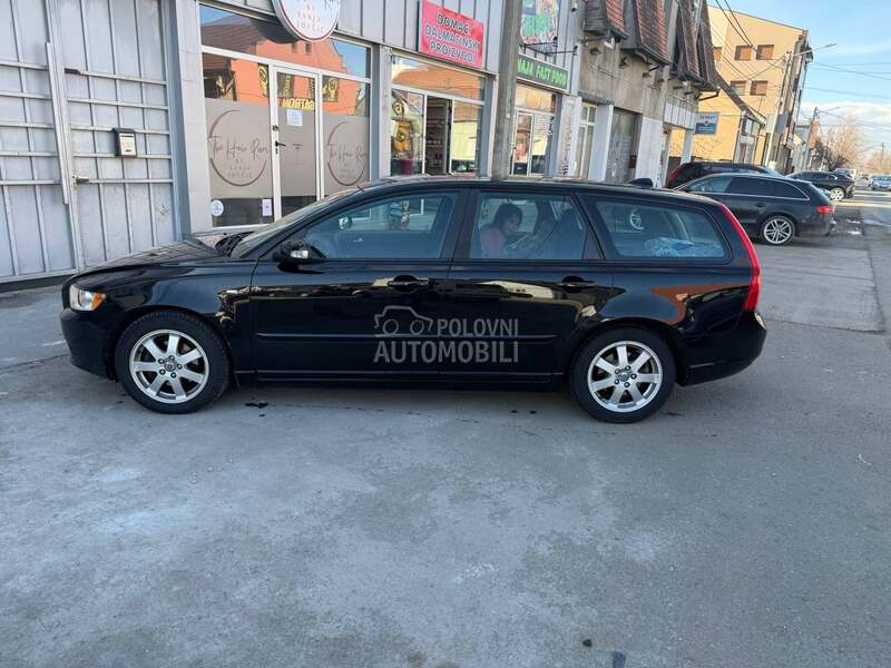 Volvo V50 