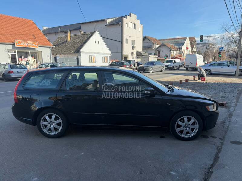 Volvo V50 