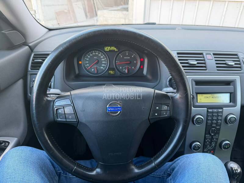 Volvo V50 