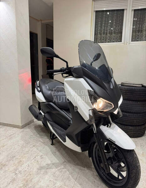 Yamaha x max