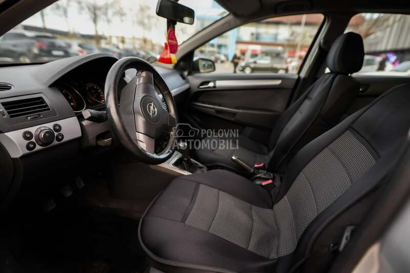 Opel Astra H 