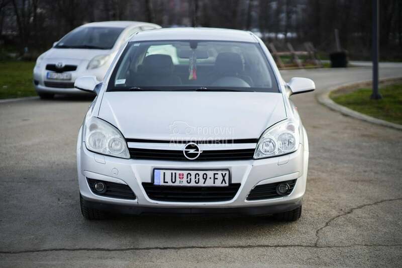 Opel Astra H 