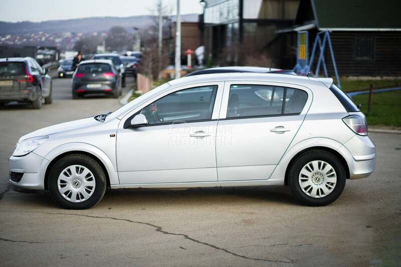 Opel Astra H 