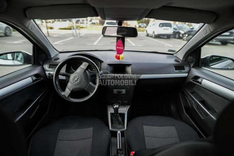 Opel Astra H 