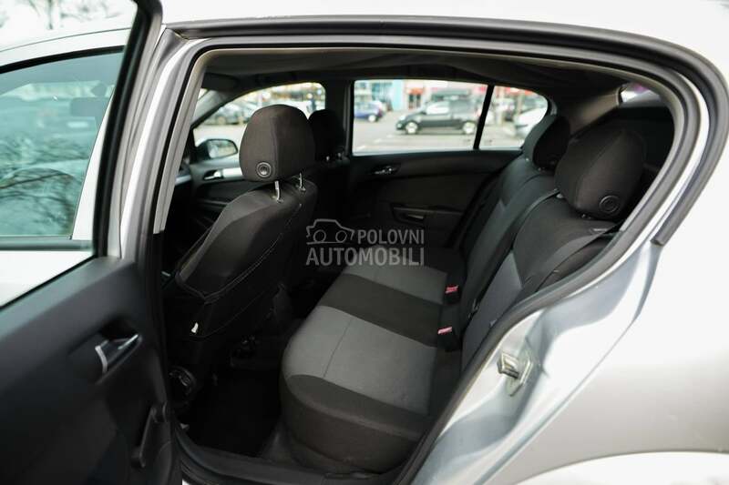 Opel Astra H 