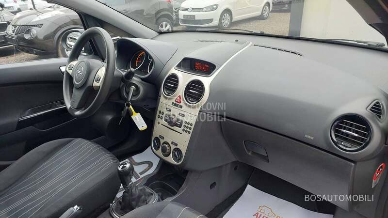 Opel Corsa D 1.2 i