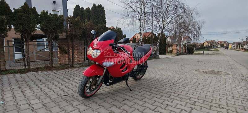 Suzuki gsxf
