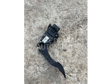 papuca gasa za Ford Fusion od 2002. do 2010. god.