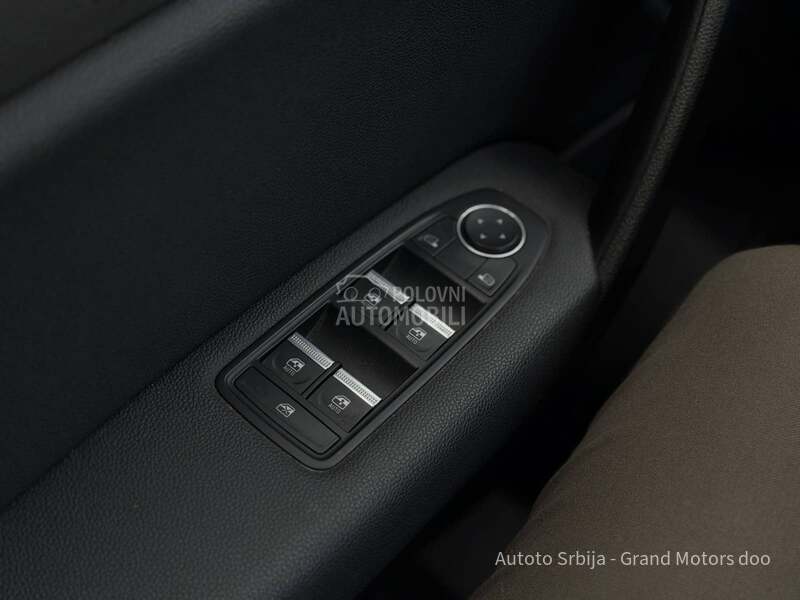 Renault Captur 1.0 TCe INTENS