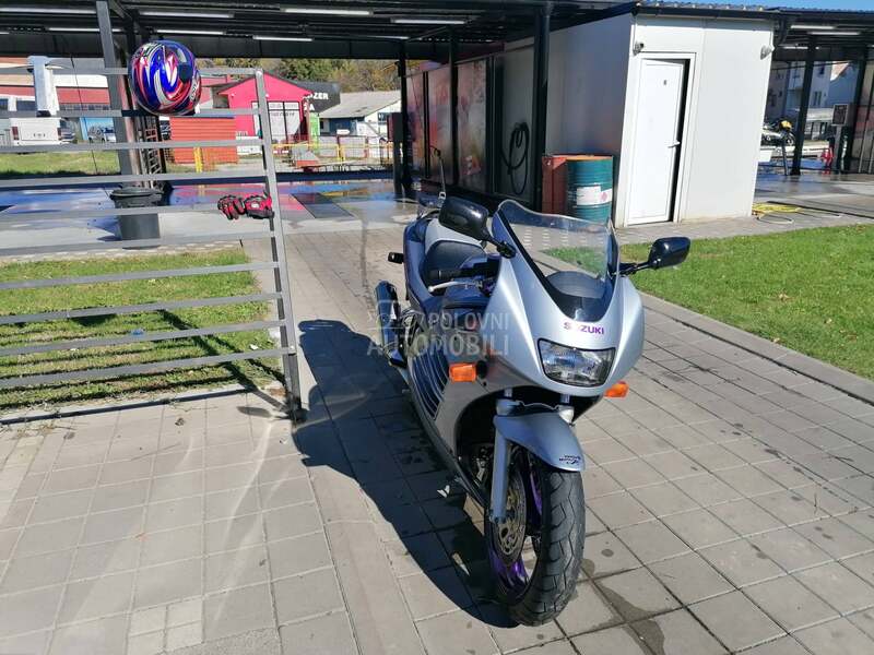 Suzuki RF600R