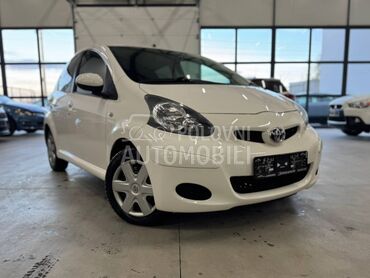 Toyota Aygo 1.0B NAV CH